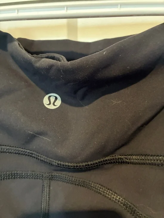 lululemon athletica Black High-Rise Leggings. B20 - Picture 2 of 3